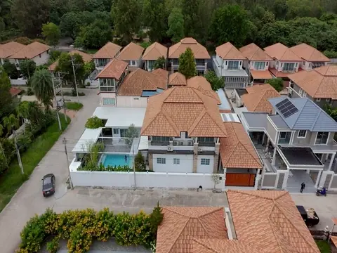 5-bedroom pool villa for sale in South Pattaya