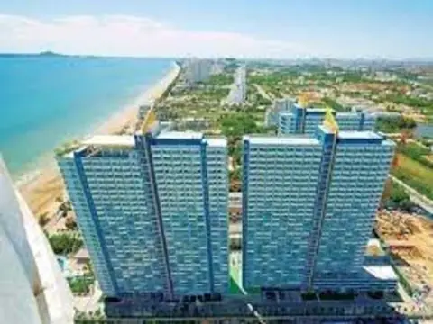 3-bedroom condo for sale in Jomtien at Lumpini Jomtien Beachfront Condo