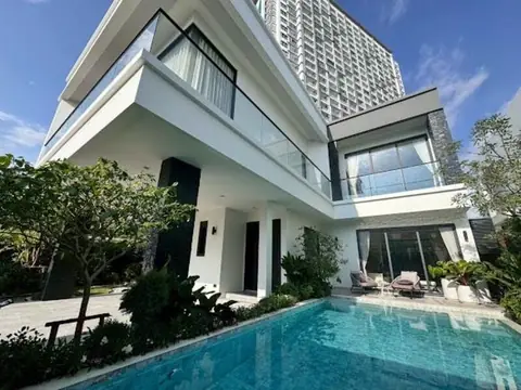 4-bedroom pool villa for sale in South Pattaya