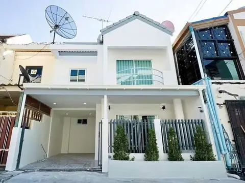 2-bedroom townhouse for sale in Thepprasit at Prime Thepprasit Location