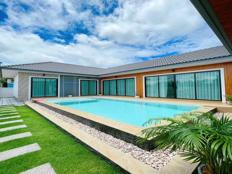 3-bedroom pool villa for sale in Sattahip