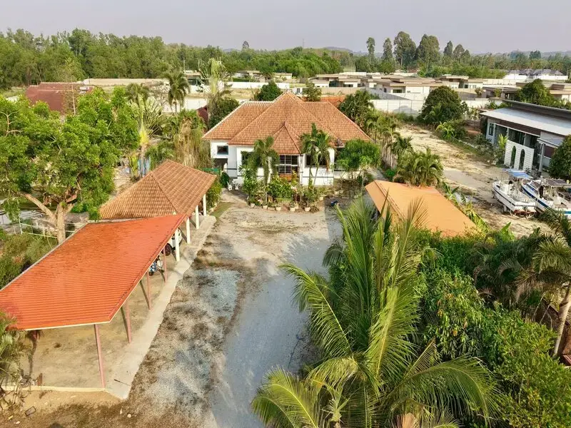 4-bedroom house for sale in Huay Yai at Huai Yai with land 2-rai
