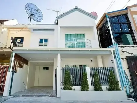 2-bedroom townhouse for sale in Thepprasit