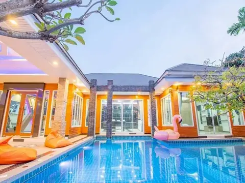 4-bedroom pool villa for sale in Huay Yai