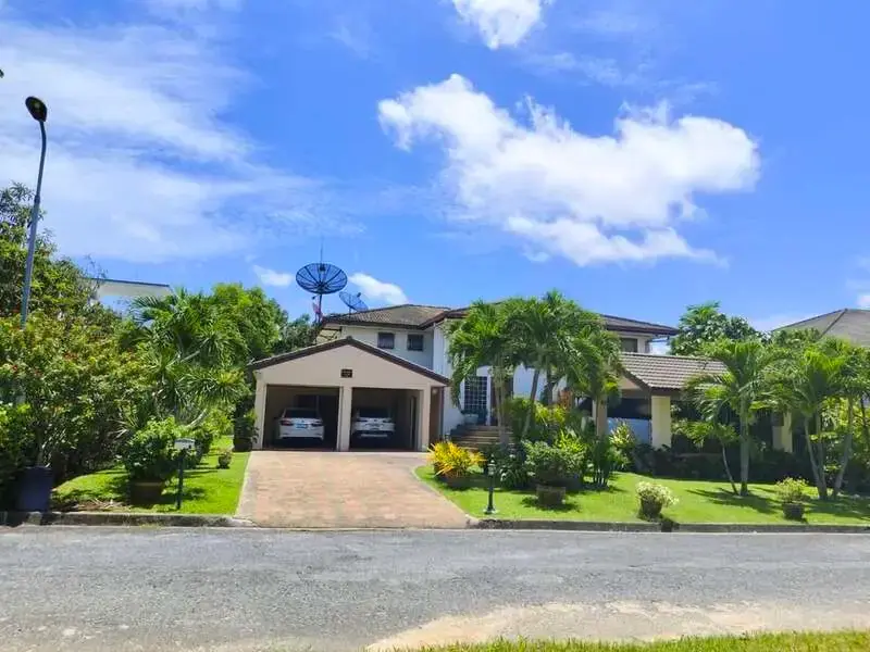 4-bedroom house for sale in Huay Yai at Phoenix Golf Huay Yai Pattaya