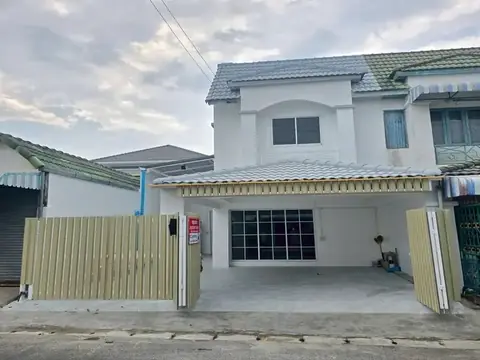 3-bedroom townhouse for sale in East Pattaya at Chatkaew 9 Village