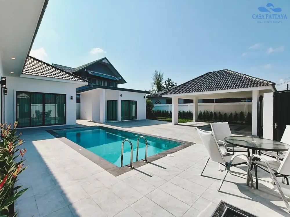 4-bedroom pool villa for sale in East Pattaya at Pattaya Green Ville