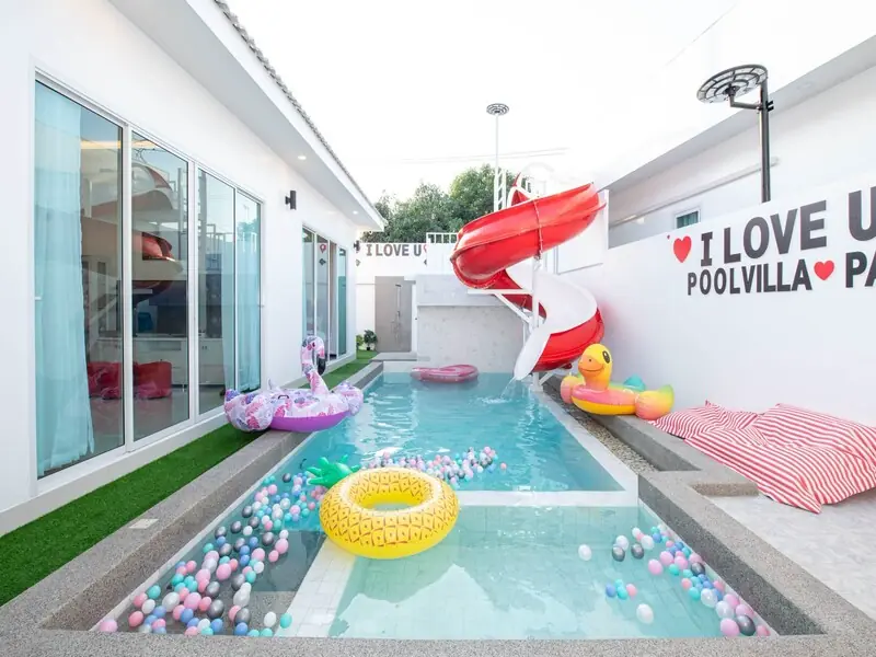 3-bedroom pool villa for sale in Huay Yai